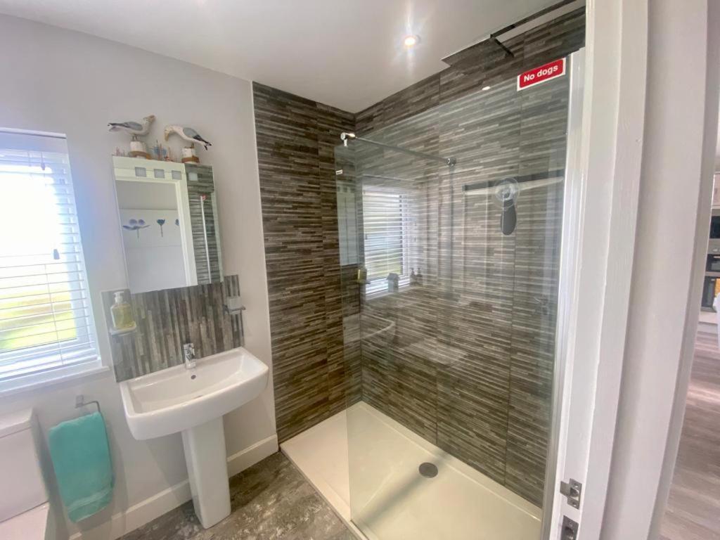 2 Bedroom Cottage Sleeps 4 With Hot-Tub, & Shared Pool Use Sennen Exterior foto