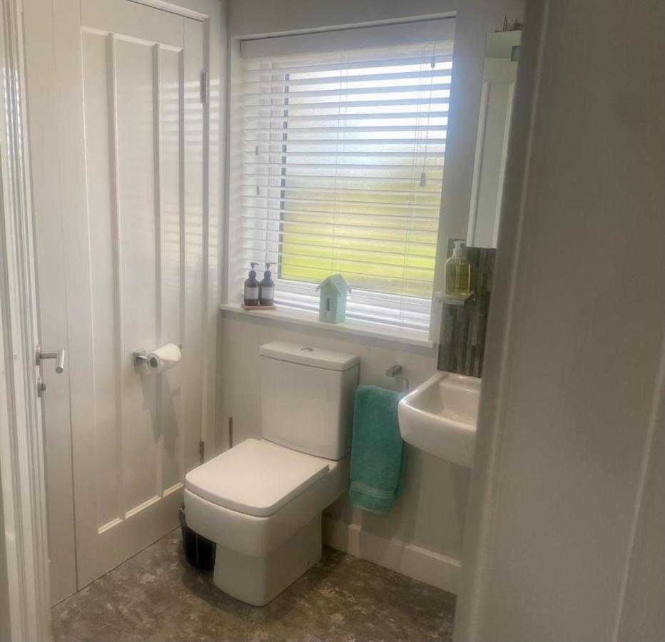 2 Bedroom Cottage Sleeps 4 With Hot-Tub, & Shared Pool Use Sennen Exterior foto