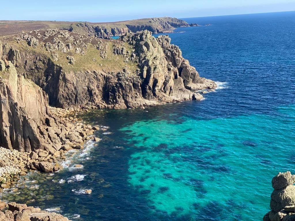 2 Bedroom Cottage Sleeps 4 With Hot-Tub, & Shared Pool Use Sennen Exterior foto