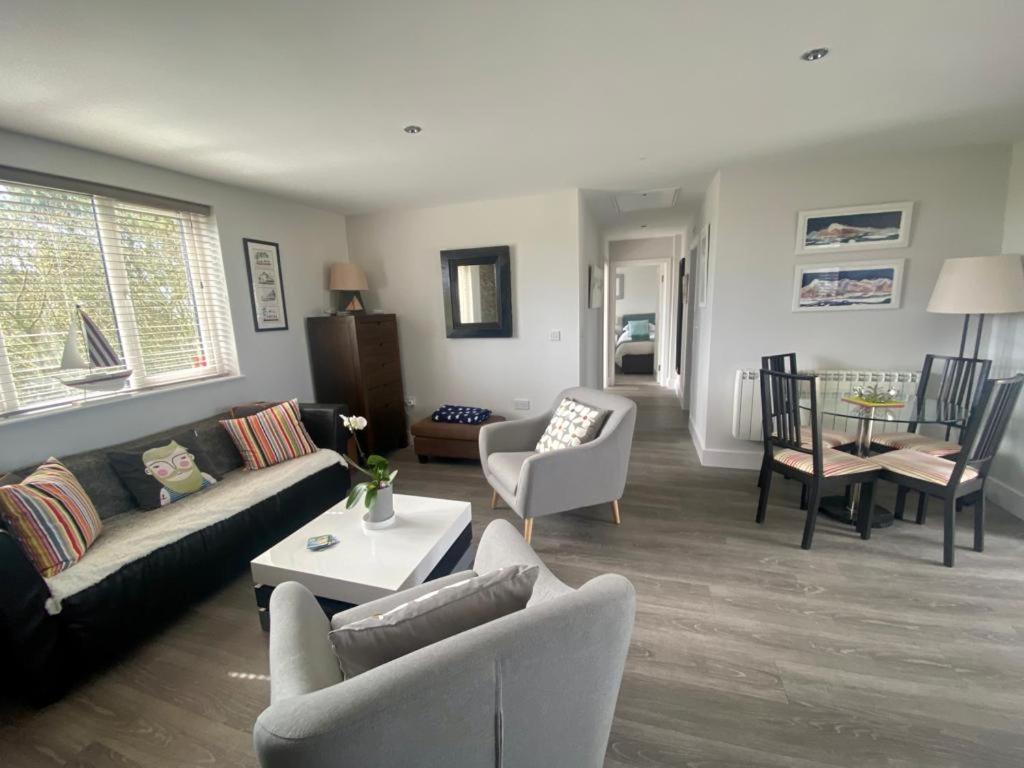 2 Bedroom Cottage Sleeps 4 With Hot-Tub, & Shared Pool Use Sennen Exterior foto